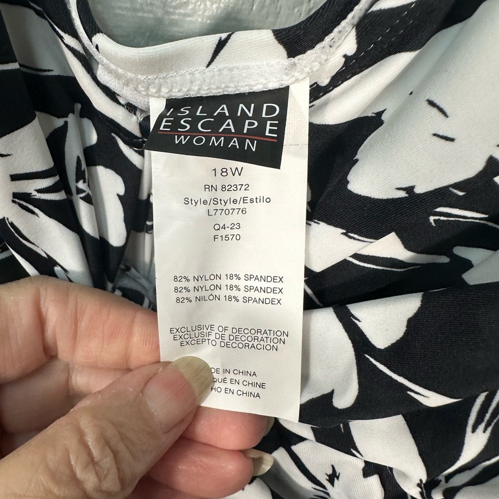 LIsland Escape Women’s Black and White Floral Tankini Top Size 18W EUC - Picture 5 of 8